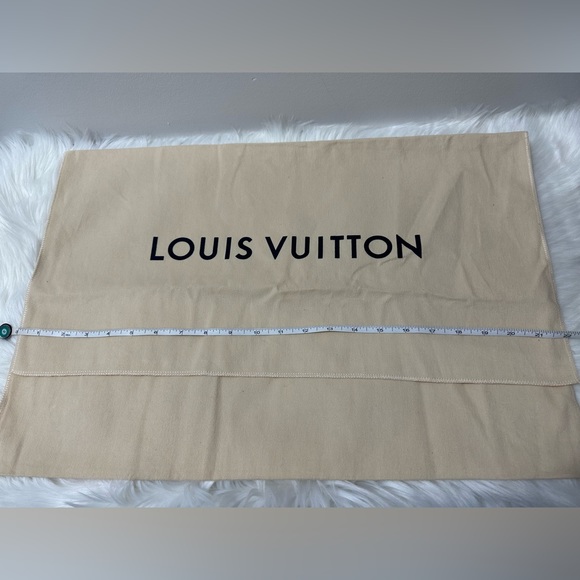 LV dustbag - Picture 1 of 3
